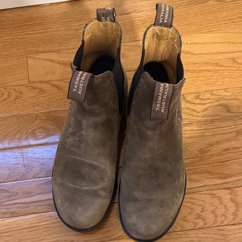 Blundstone Women’s Taupe Leather Boots